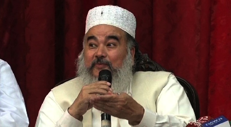 مفتی شہاب الدین پوپلزئی نیوزکانفرنس سے خطاب کرتے ہوئے