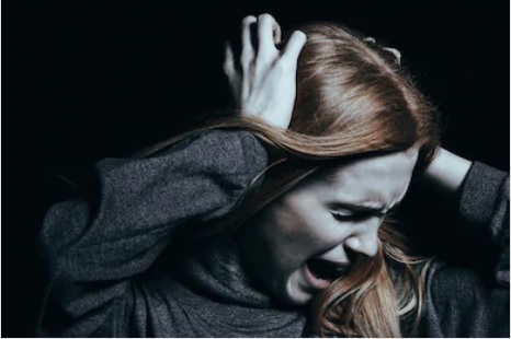 سائکوسس میں مبتلا افراد  بمقابلہ باشعور افراد