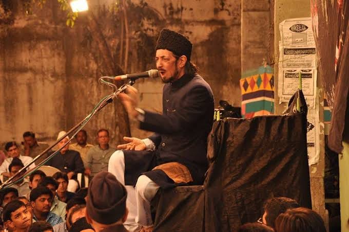 علامہ کی شیروانی،ٹوپی اور ہم