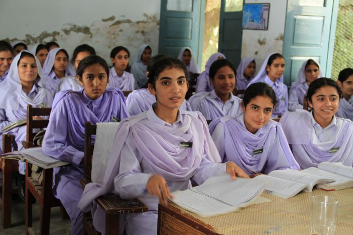 پاکستان بھر میں تعلیمی ادارے کھولنے کا اعلان