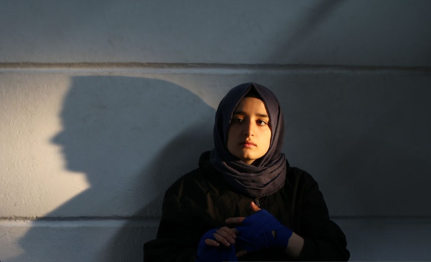 باحجاب مسلمان ٹین ایجر لڑکی