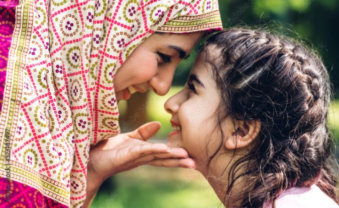 مسلمان باحجاب ماں اور بیٹی
