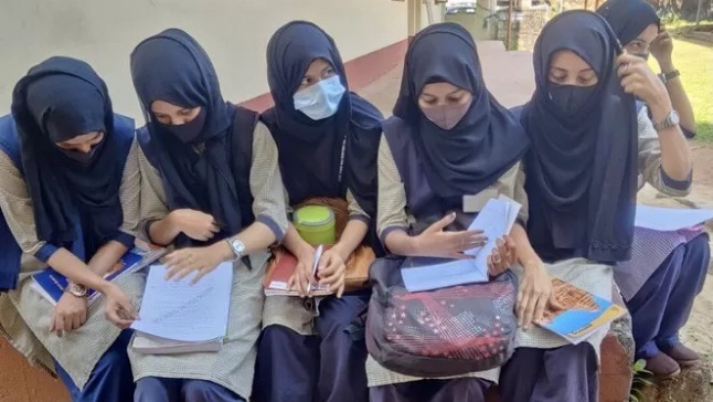 بھارت میں حجاب کا درپیش معرکہ