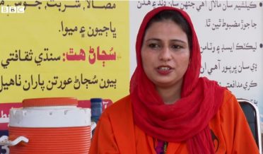 ساجدہ ، میرپور خاص میں خواتین کے ڈھابے پر ملازمت کرنے والی خاتون