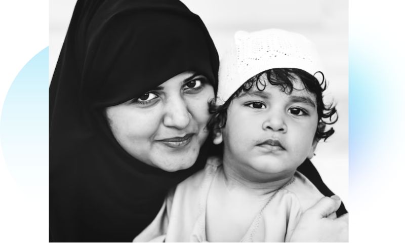 مسلمان باحجاب ماں اور بیٹا