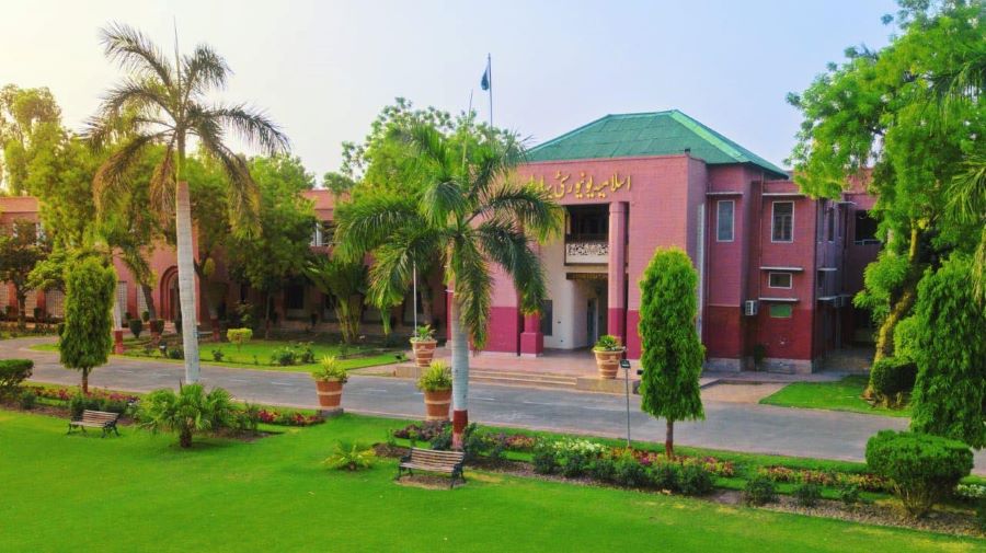 پاکستانی یونیورسٹیوں میں جی پی اے ’اچھے لانے‘ کی آڑ میں کیا کچھ ہوتا ہے؟