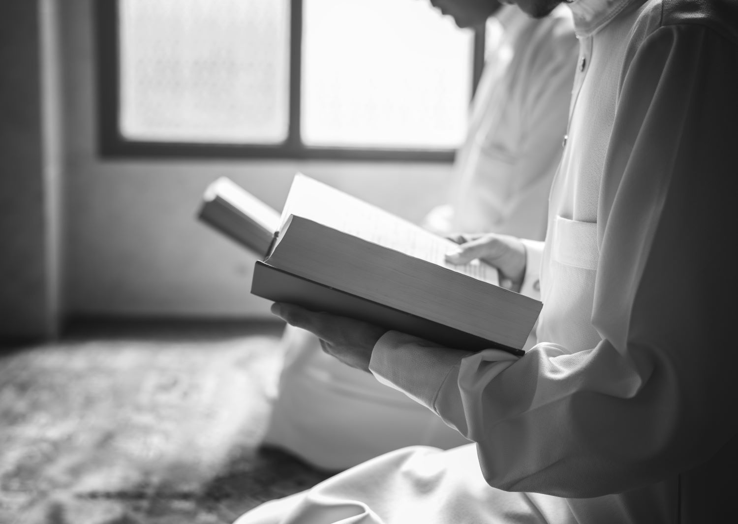 قرآن پاک پڑھتے ہوئے ہمارا عمومی رویہ کیا ہوتا ہے؟