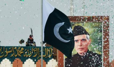 پاکستان کے یوم آزادی پر جشن، قائد اعظم کا پورٹریٹ