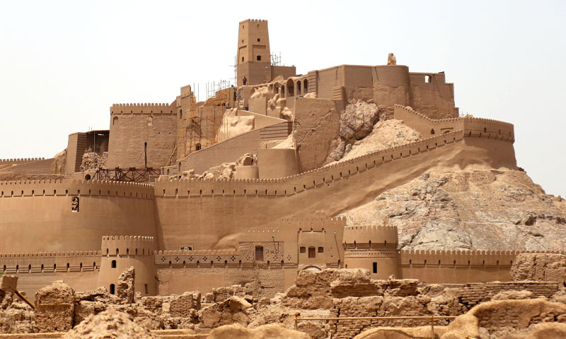خاکِ فارس کا مسافر(10)