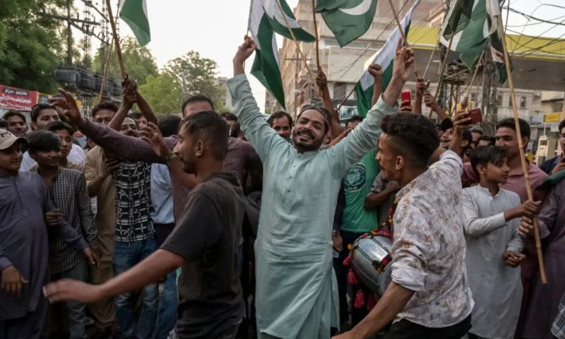 پاکستانیو! اپنی تاریخ کو پھر سے ترتیب دو