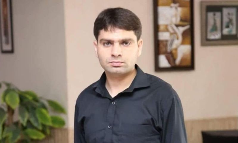 آگ لگے بستی میں، ہم ہیں اپنی مستی میں