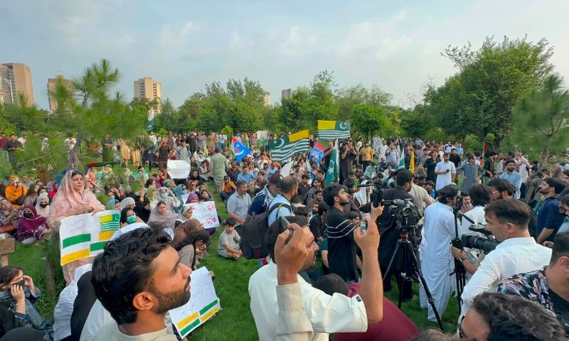 گھپ اندھیرے میں روشن بہار کے امکاں