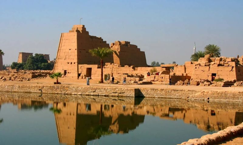 سفر نامہ مصر: بحیرۂ احمرکے ساحلوں سے بحیرۂ روم تک (7)