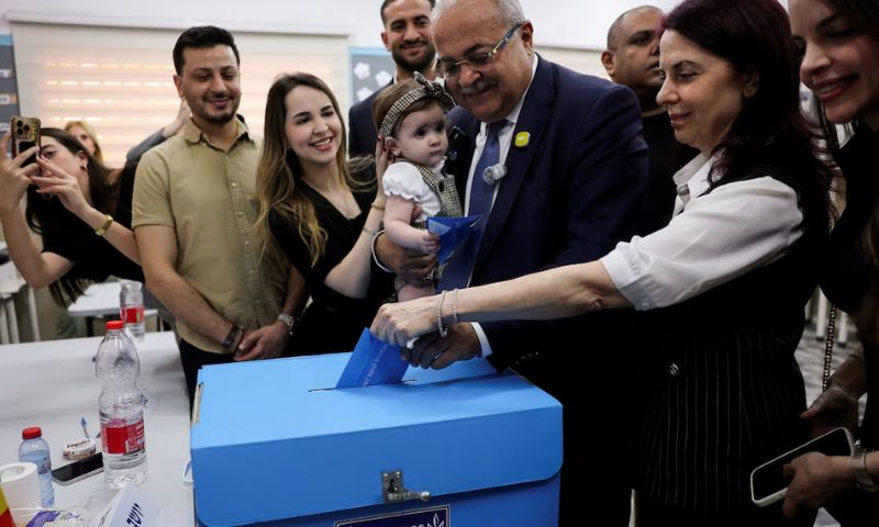 اسرائیلی انتخابات: اہم جماعتوں کے نعرے کیا تھے اور ان کی کارکردگی کیسی رہی؟